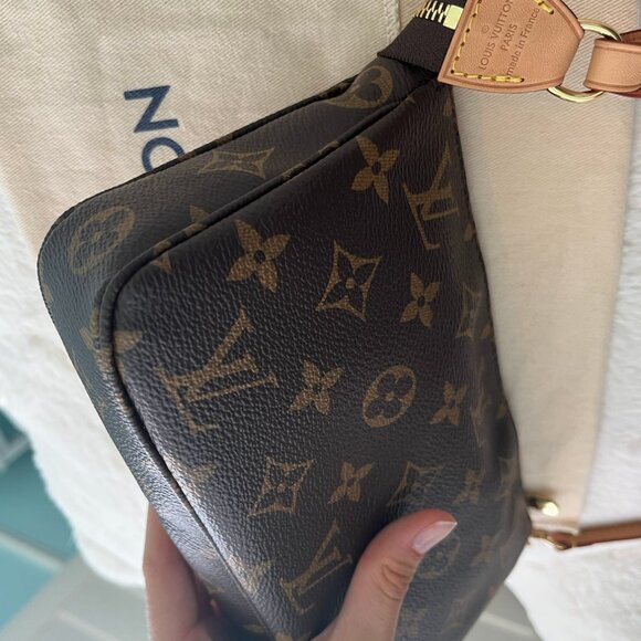 Louis Vuitton Pochette Accessoires w/ Tags PERFECT CONDITION - Picture 7 of 16